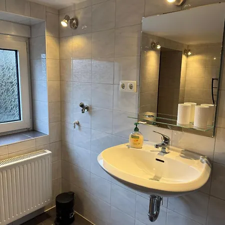In Glauchau, Garten, Grillmoeglichkeit, Privatparkplatz, Kaffeevollautomat, Wlan, Netflix *