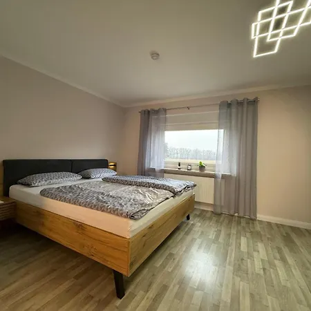 In Glauchau, Garten, Grillmoeglichkeit, Privatparkplatz, Kaffeevollautomat, Wlan, Netflix Vakantiehuis Glauchau
